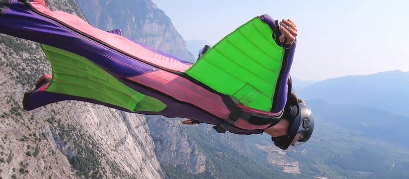 Lot w wingsuit z Monte Brento