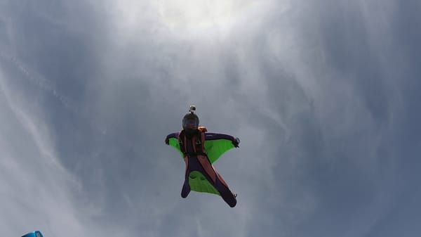 Wingsuit skydive